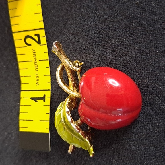 Vintage Metal Enamel Red Apple Gold Tone Brooch - The Perfect Teacher Gift - Picture 7 of 9